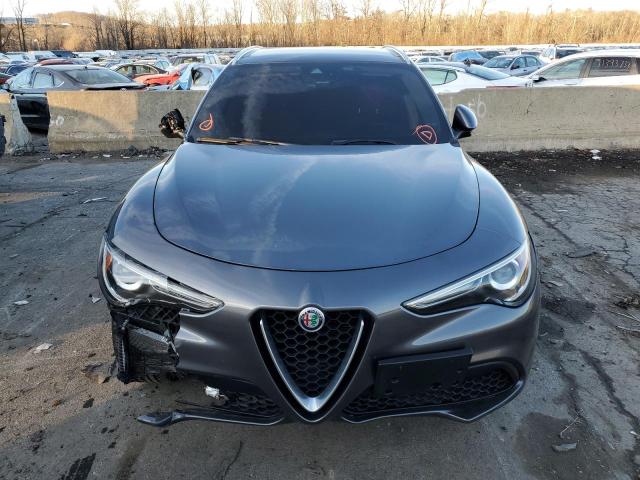 ZASFAKBNXJ7B94287 | 2018 Alfa Romeo stelvio ti