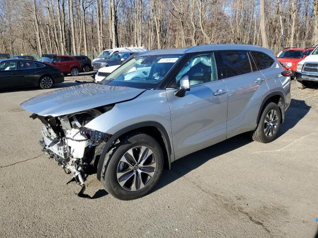 VIN 5TDGZRBH6MS155649 2021 Toyota Highlander, Xle no.1