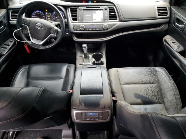 VIN 5TDJZRFH0KS601064 2019 Toyota Highlander, SE no.8