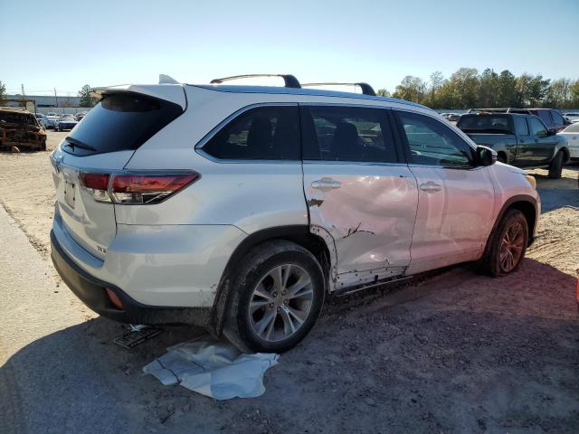 VIN 5TDKKRFH7FS111722 2015 Toyota Highlander, Xle no.3