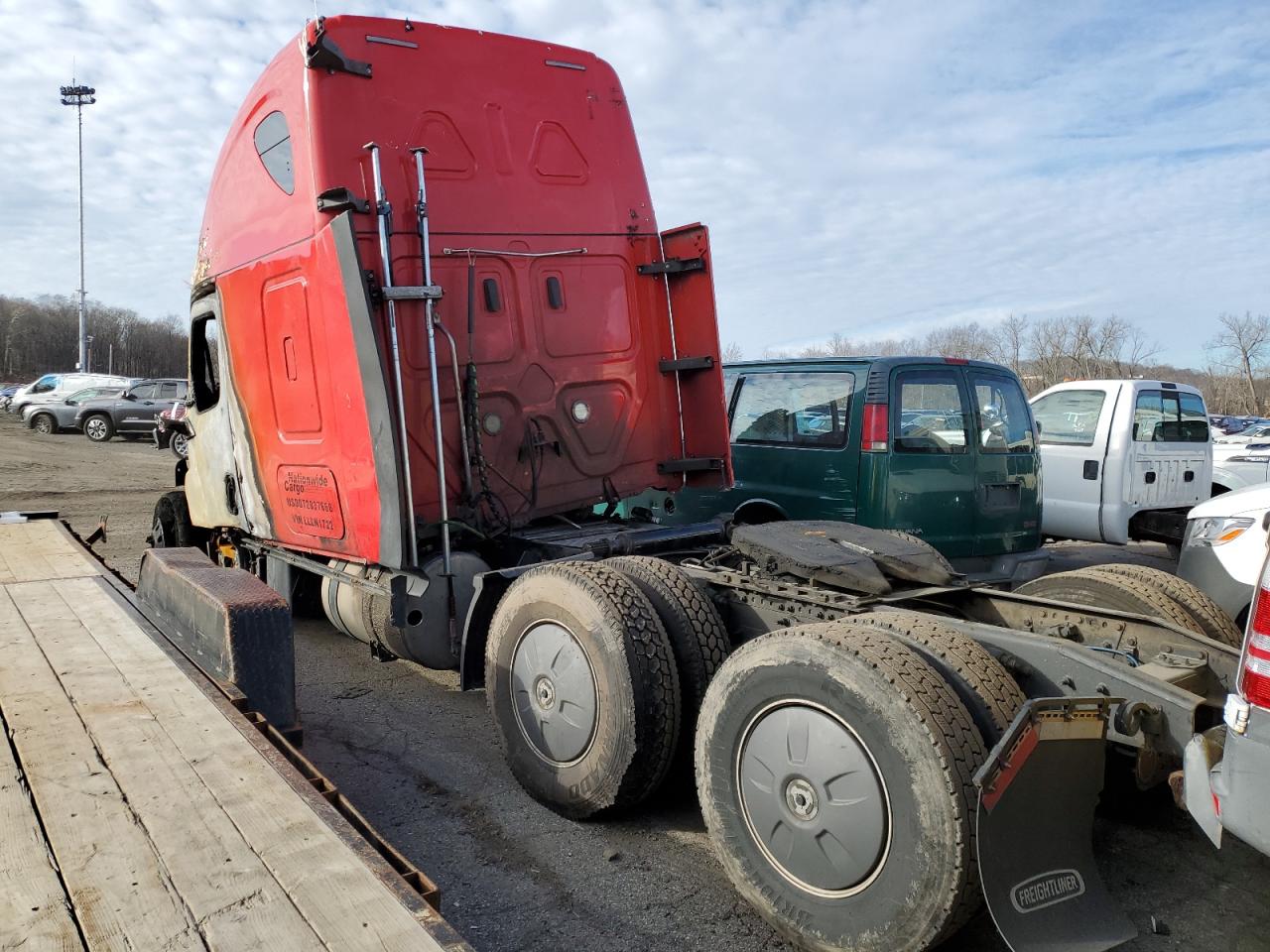 Lot #2976143504 2020 FREIGHTLINER CASCADIA 1