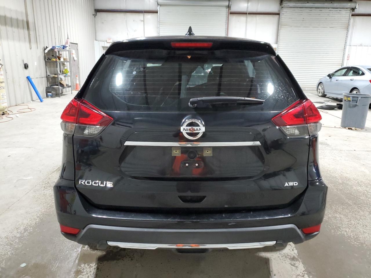 2018 Nissan Rogue S vin: KNMAT2MVXJP523743