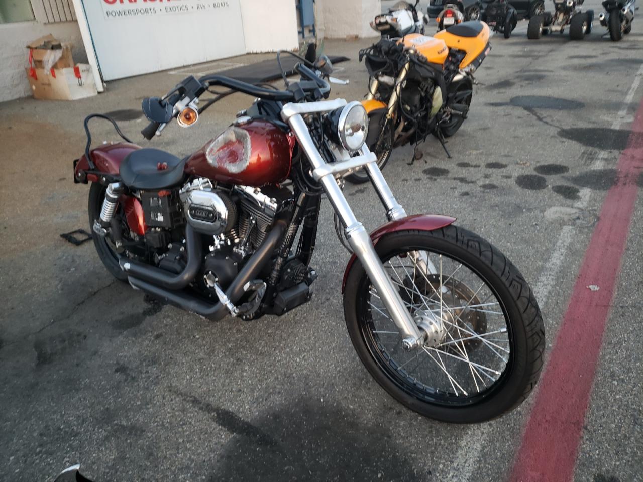 1HD1GPM35HC323725 HARLEY-DAVIDSON FXDWG 2017