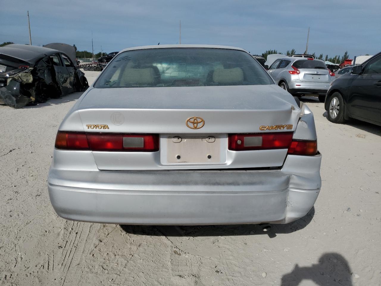 4T1BG28K4XU572001 1999 Toyota Camry Ce