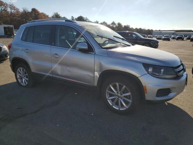 WVGSV7AX8HK030101 | 2017 Volkswagen tiguan wolfsburg