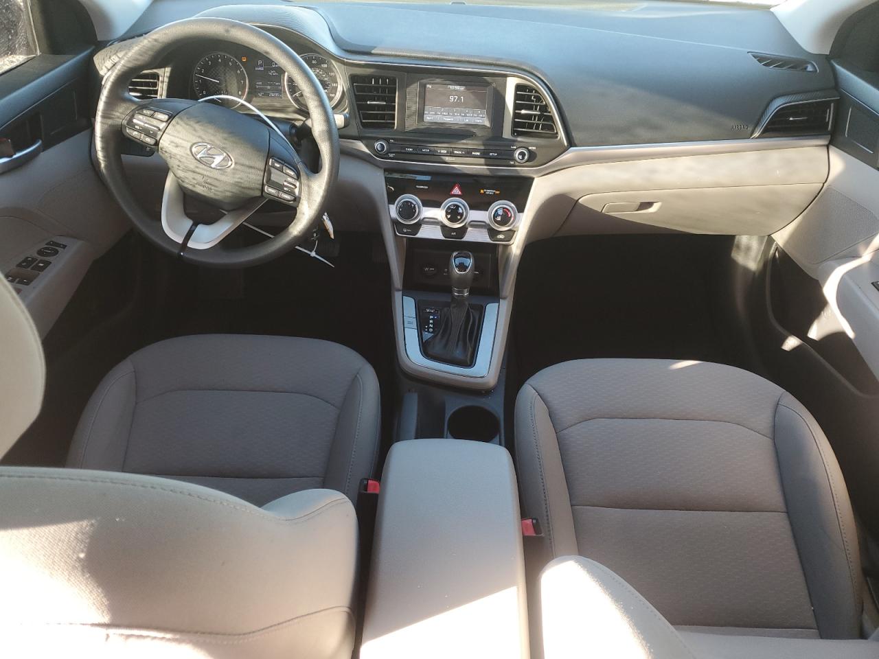 2019 Hyundai Elantra Se vin: 5NPD74LF8KH476670