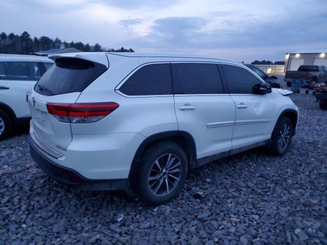 VIN 5TDJZRFHXKS586265 2019 Toyota Highlander, SE no.3