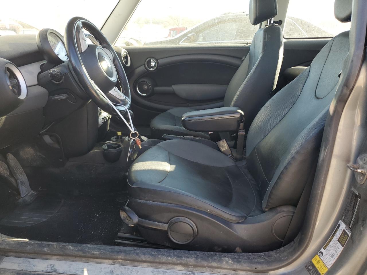 WMWMF3C53ATZ27905 2010 Mini Cooper