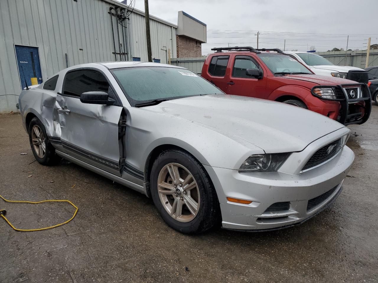 2013 Ford Mustang vin: 1ZVBP8AM0D5220412