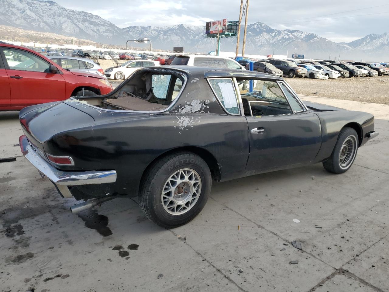 R3902 1963 Studebaker Avanti