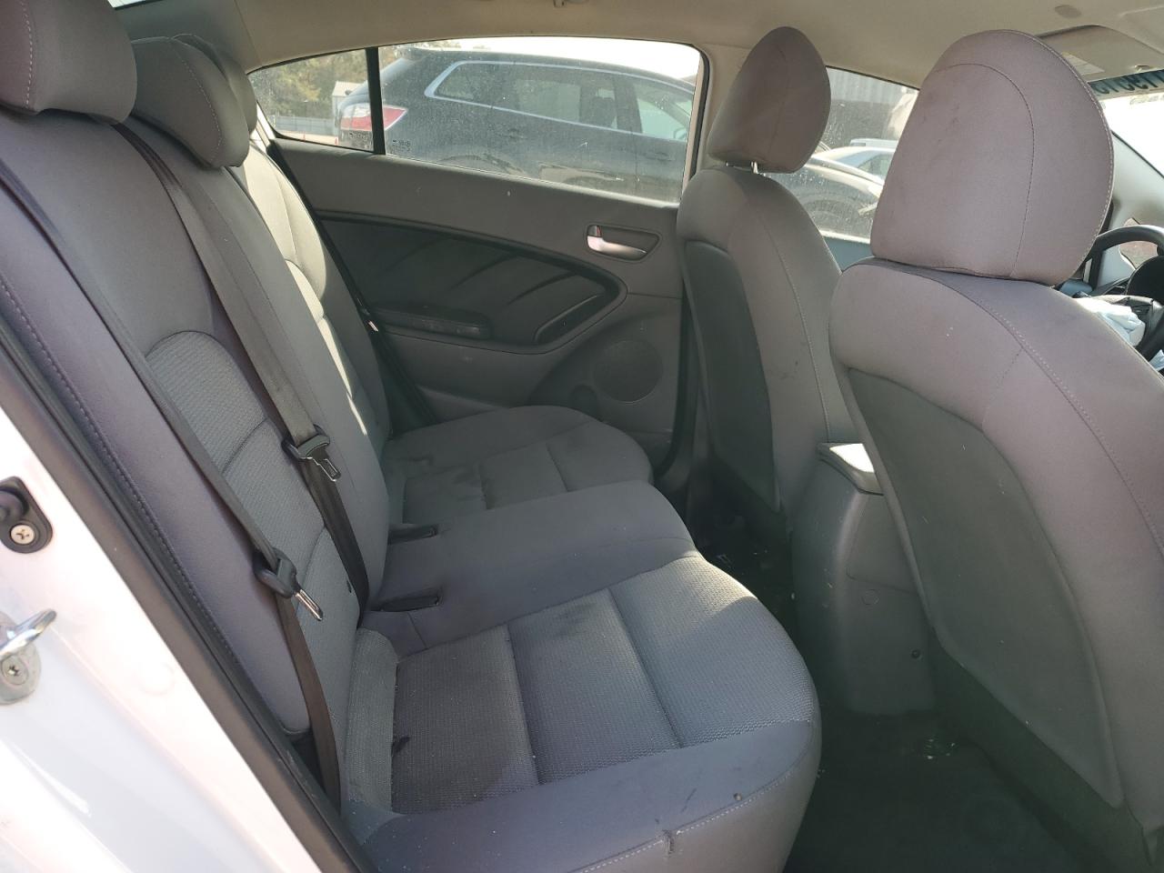 3KPFK4A70HE120844 2017 Kia Forte Lx