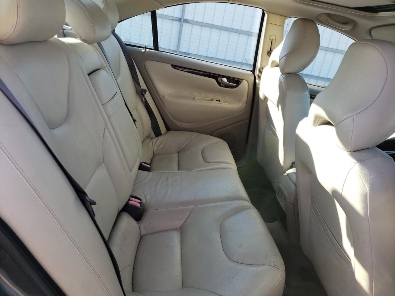 yv1rs61t742341624 YV1RS61T742341624 2004 Volvo S60