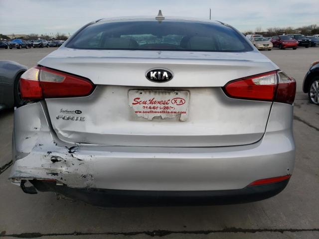 2016 Kia Forte - Image 6
