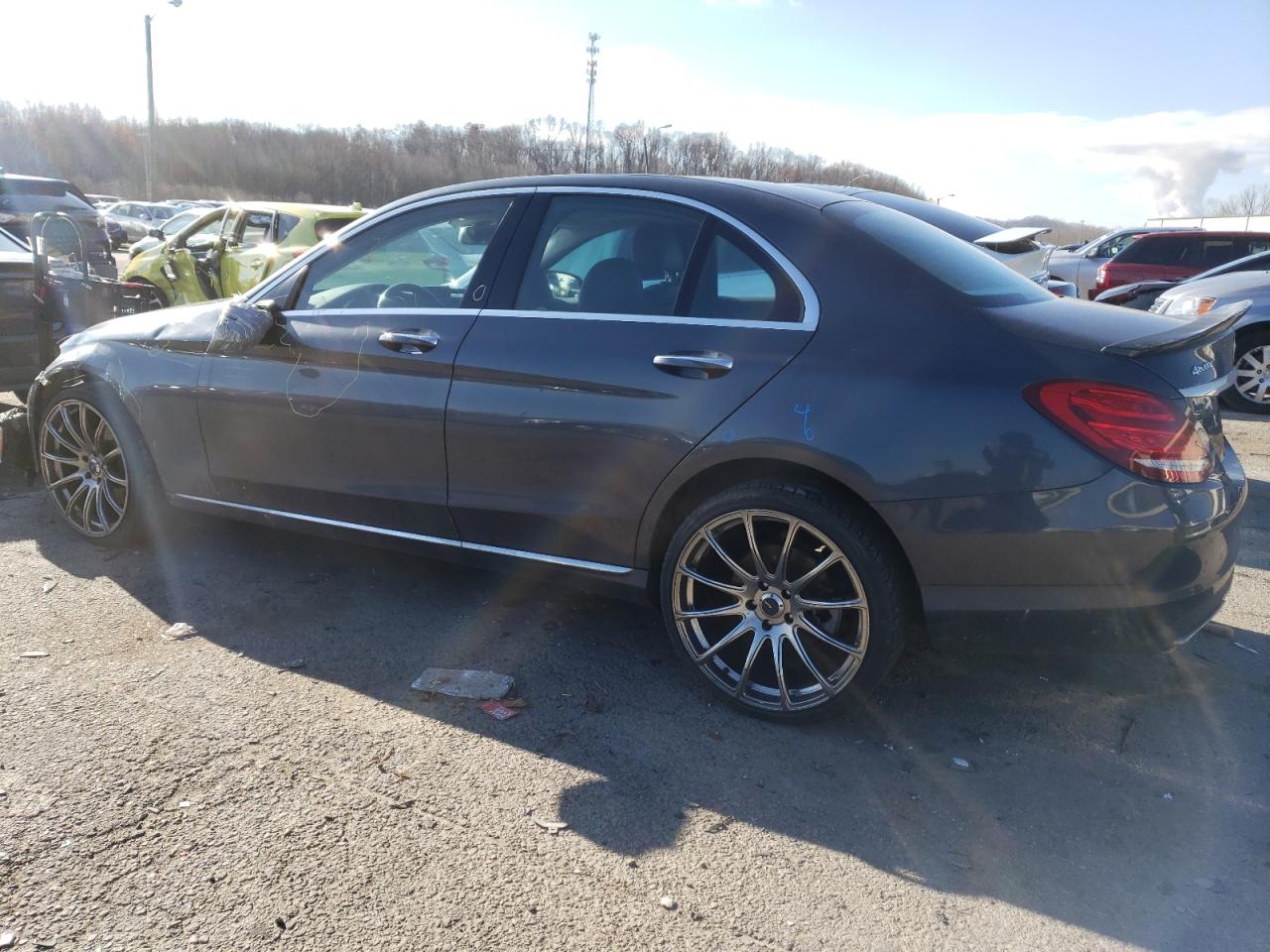 2015 Mercedes-Benz C 300 4Matic vin: 55SWF4KB4FU054988