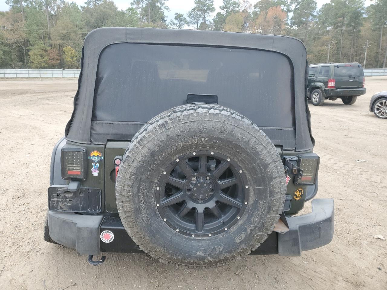 1c4bjweg0fl708870 1C4BJWEG0FL708870 2015 Jeep Wrangler Unlimited Sahara