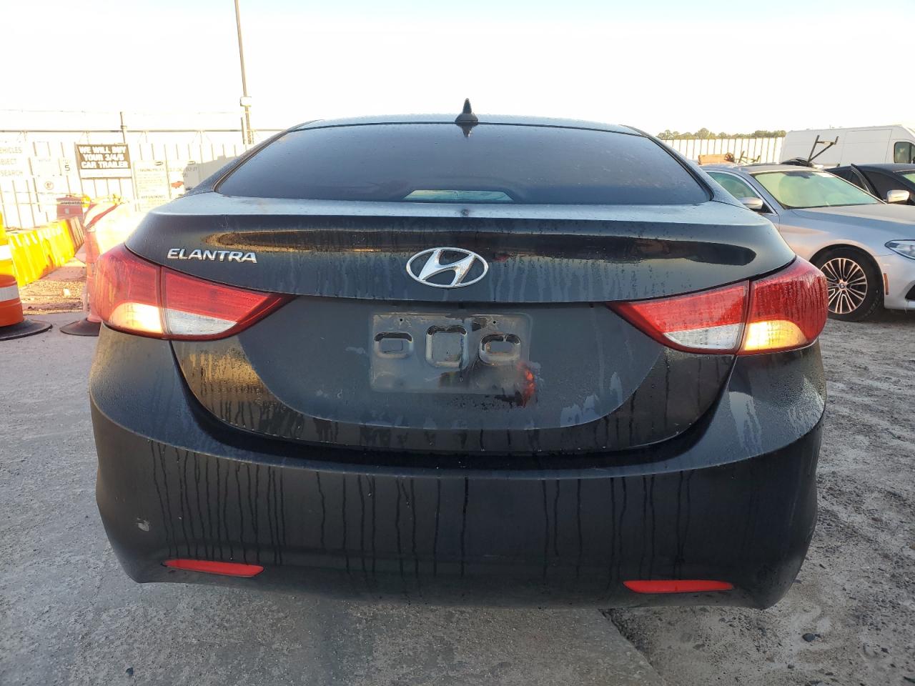 2013 Hyundai Elantra Gls vin: KMHDH4AE3DU787354