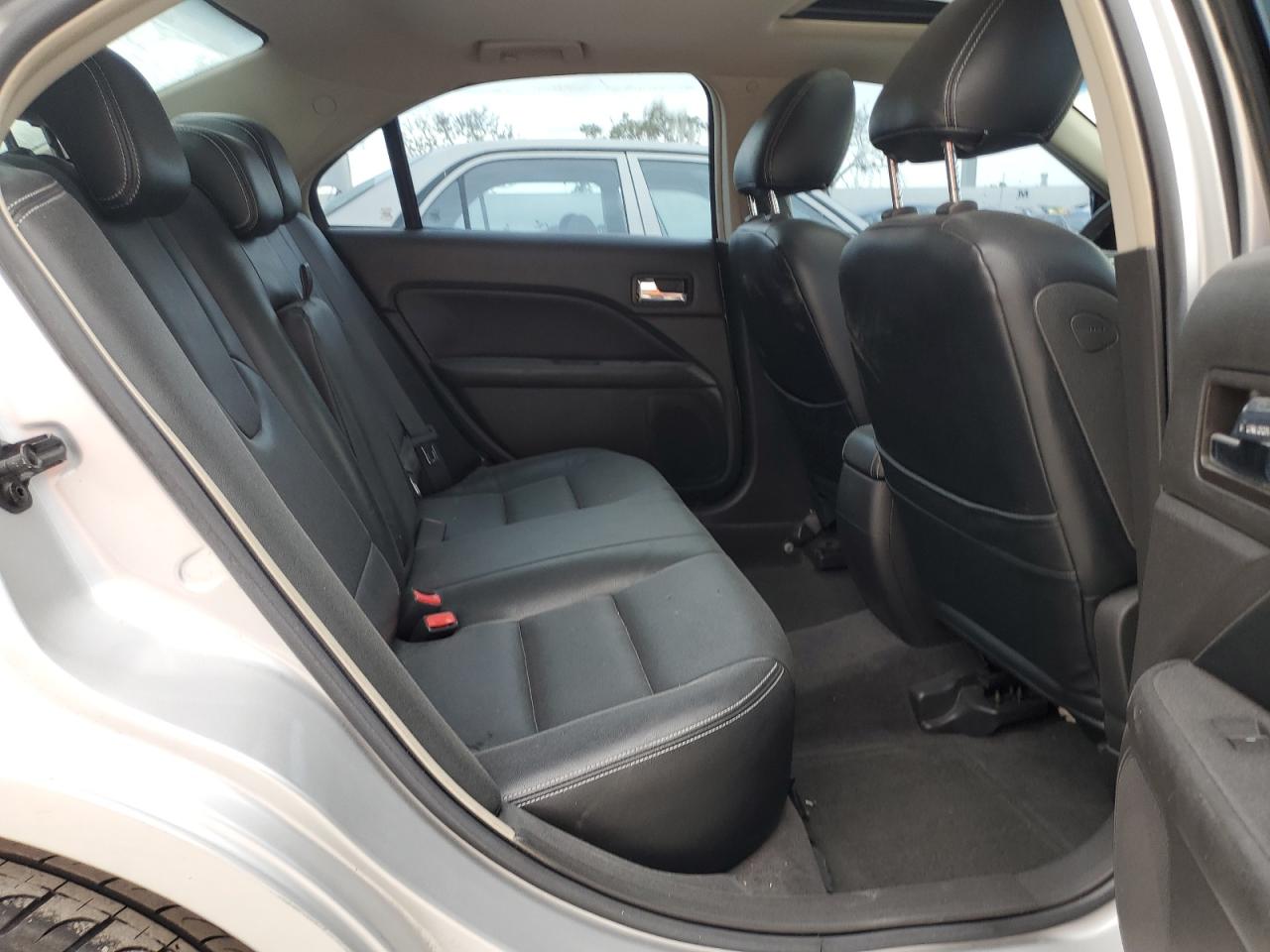 3FAHP0HA3AR201782 2010 Ford Fusion Se