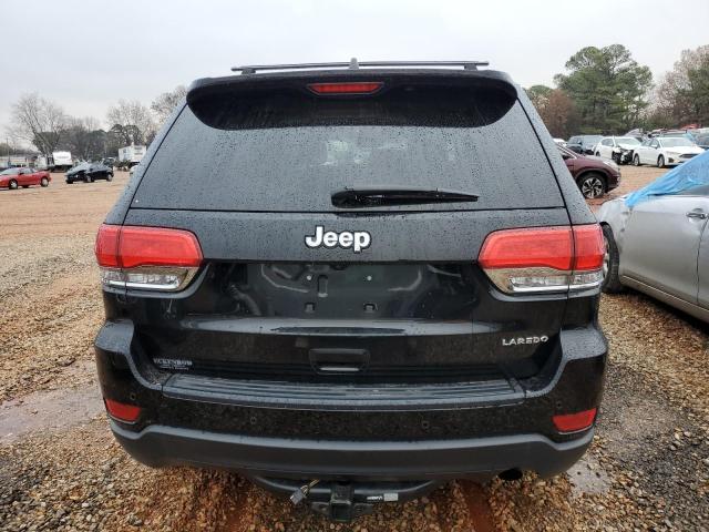 1C4RJEAG8JC434132 2018 Jeep Grand Cherokee Laredo
