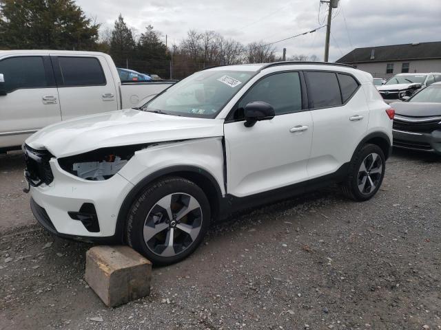 2023 Volvo XC40 