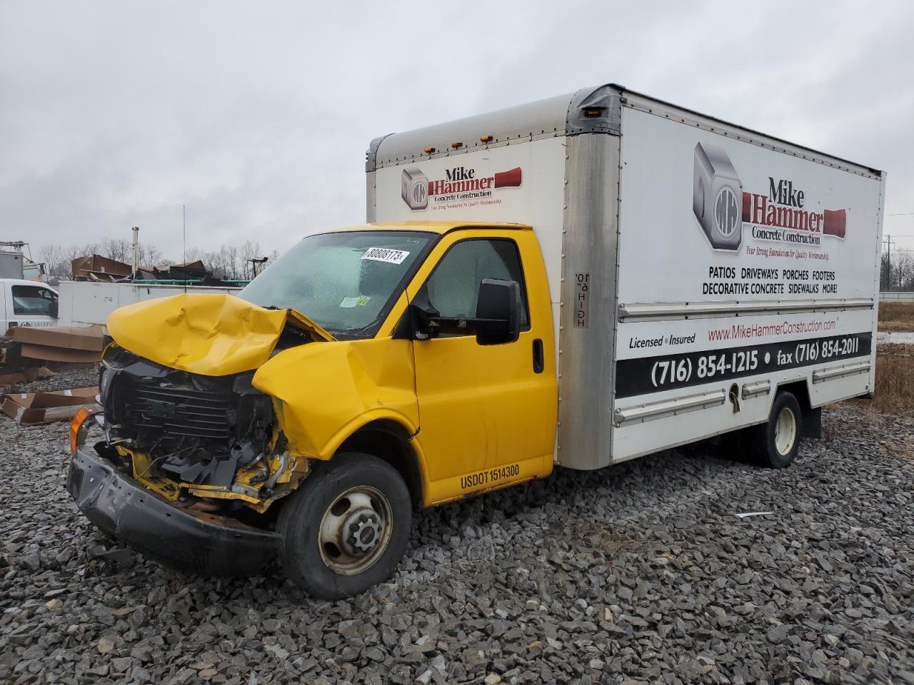 2011 gmc box truck