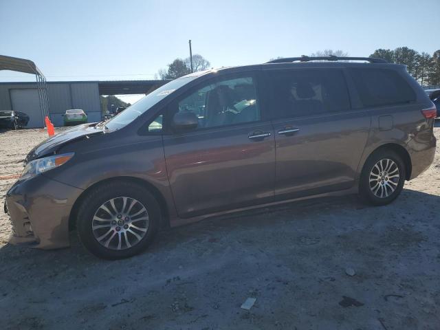 2020 Toyota Sienna XLE