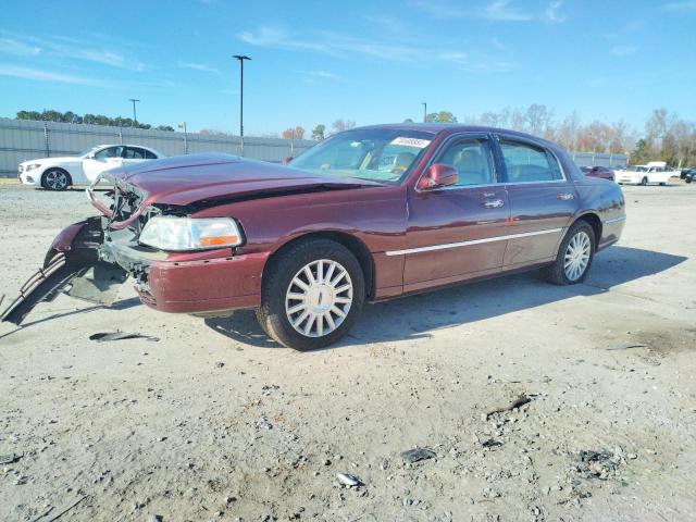 2004 Lincoln Town Car Ultimate