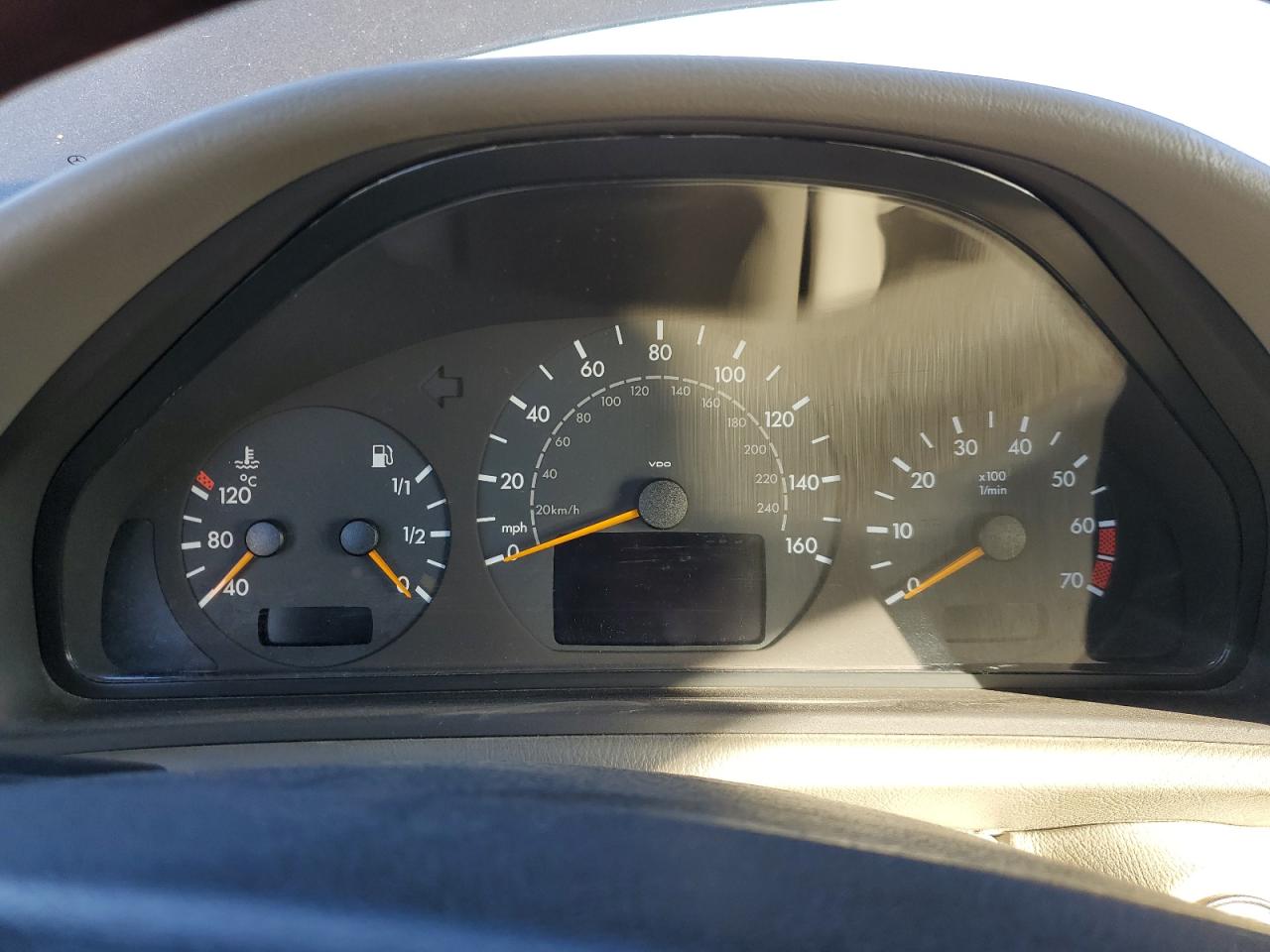 WDBLK65G21T076477 2001 Mercedes-Benz Clk 320