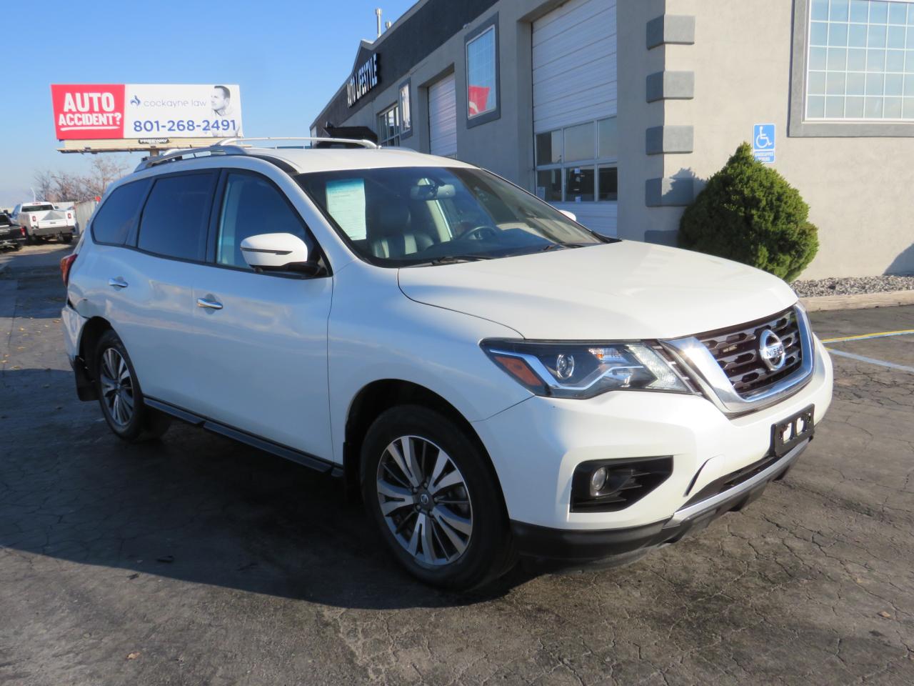 VIN: 5N1DR2MM6JC606821 2018 NISSAN PATHFINDER
