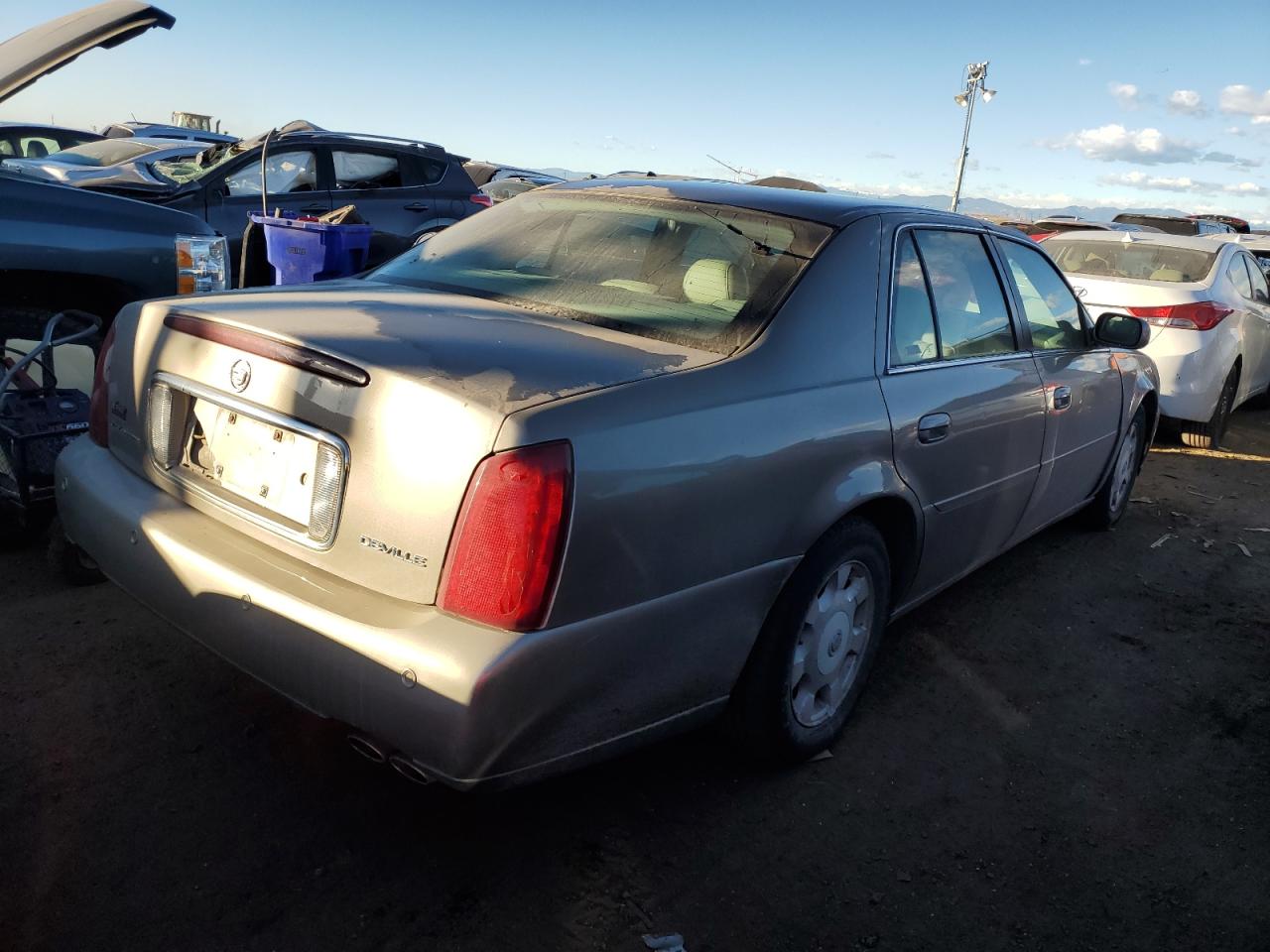 1G6KD57Y82U168876 2002 Cadillac Deville