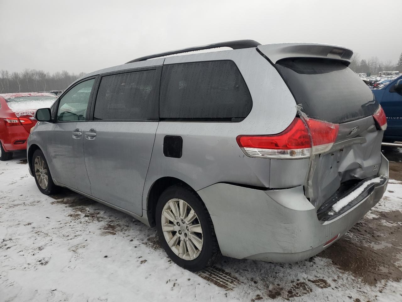 5TDDK3DC4BS029552 2011 Toyota Sienna Xle