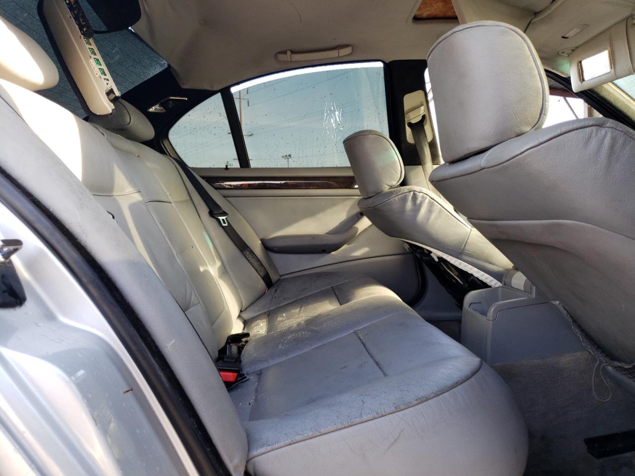 WBAET37462NJ21674 2002 BMW 325 I