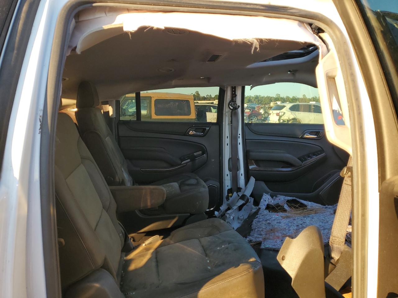 CHEVROLET SUBURBAN C1500 LT