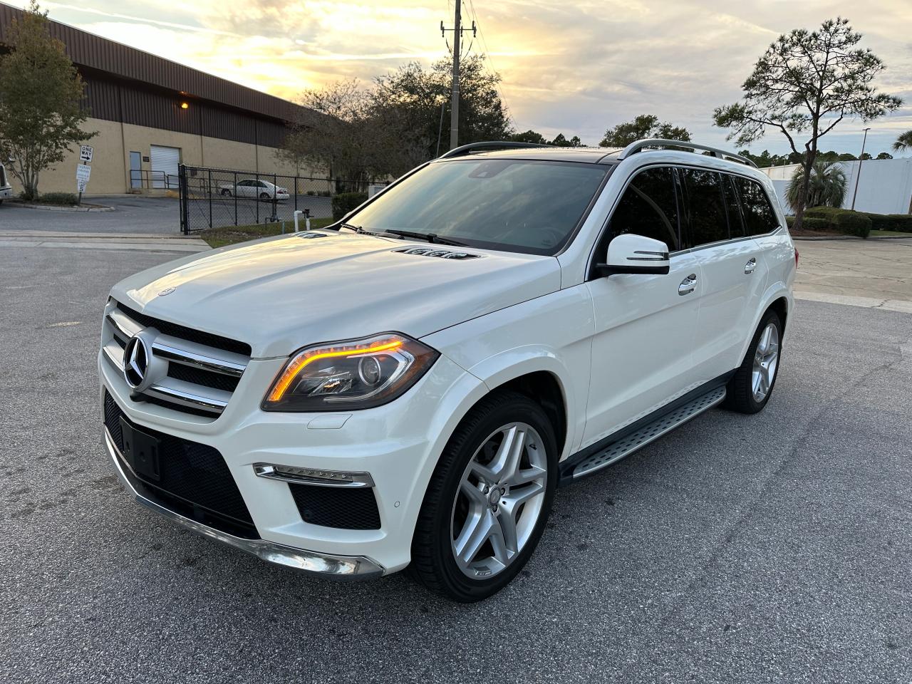 4JGDF7DE7FA529183 2015 Mercedes-Benz Gl 550 4Matic