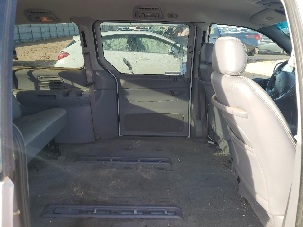 1C4GP64L9VB363796 1997 Chrysler Town & Country Lxi