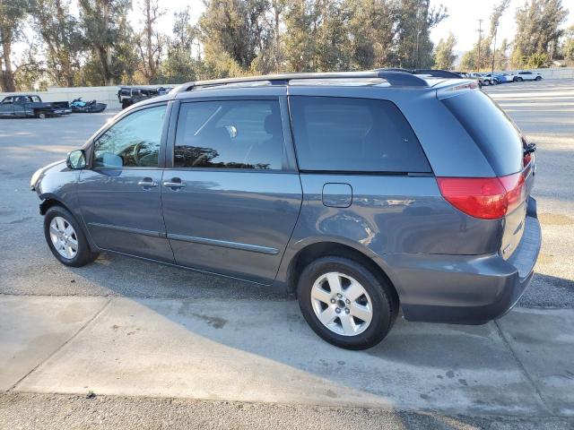 2008 Toyota Sienna - Image 2