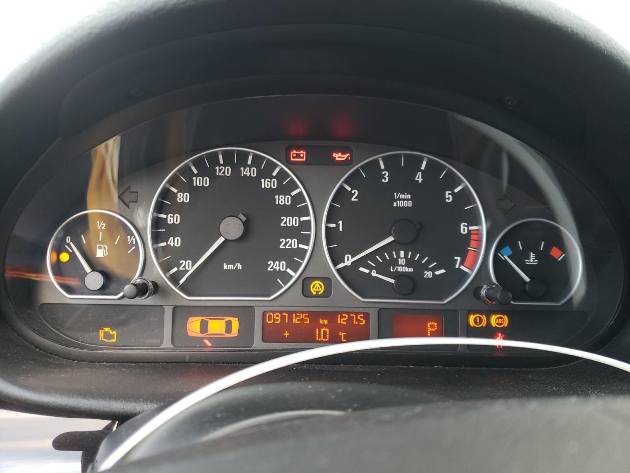 wbaew534x2pg16797 WBAEW534X2PG16797 2002 BMW 330 Xi
