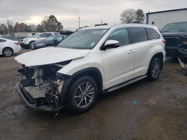 2017 Toyota Highlander SE