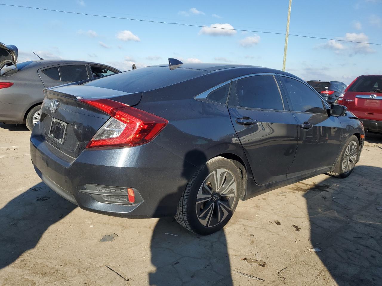 2017 Honda Civic Ex vin: 2HGFC1F39HH640404