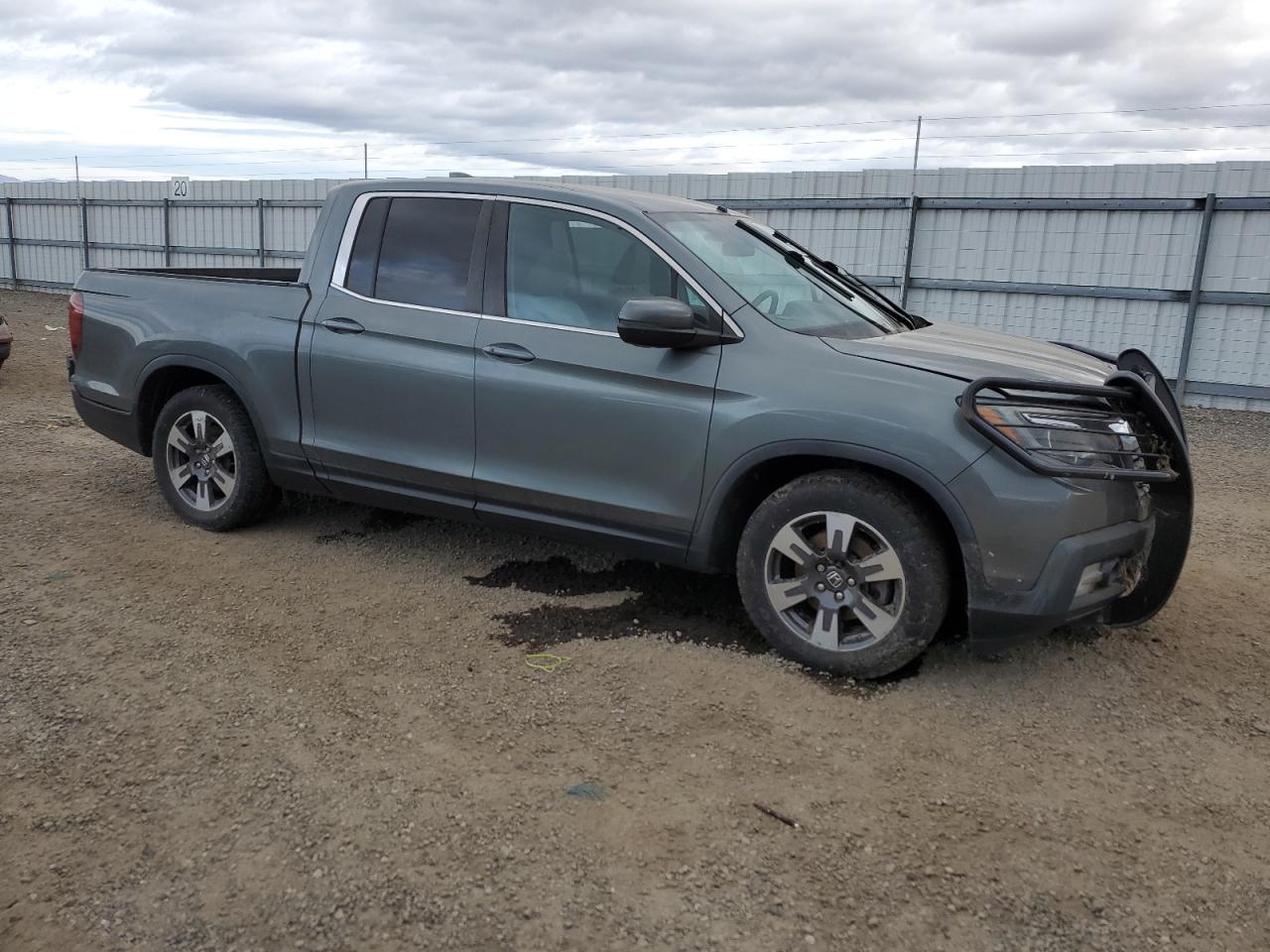 2017 Honda Ridgeline Rtl vin: 5FPYK2F56HB008040