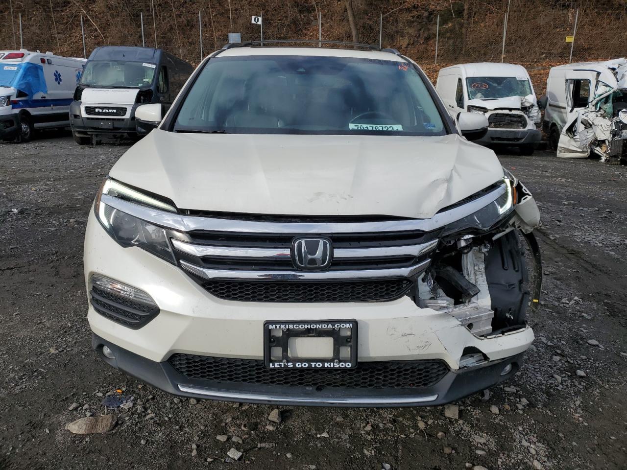 5FNYF6H95HB062725 2017 Honda Pilot Touring