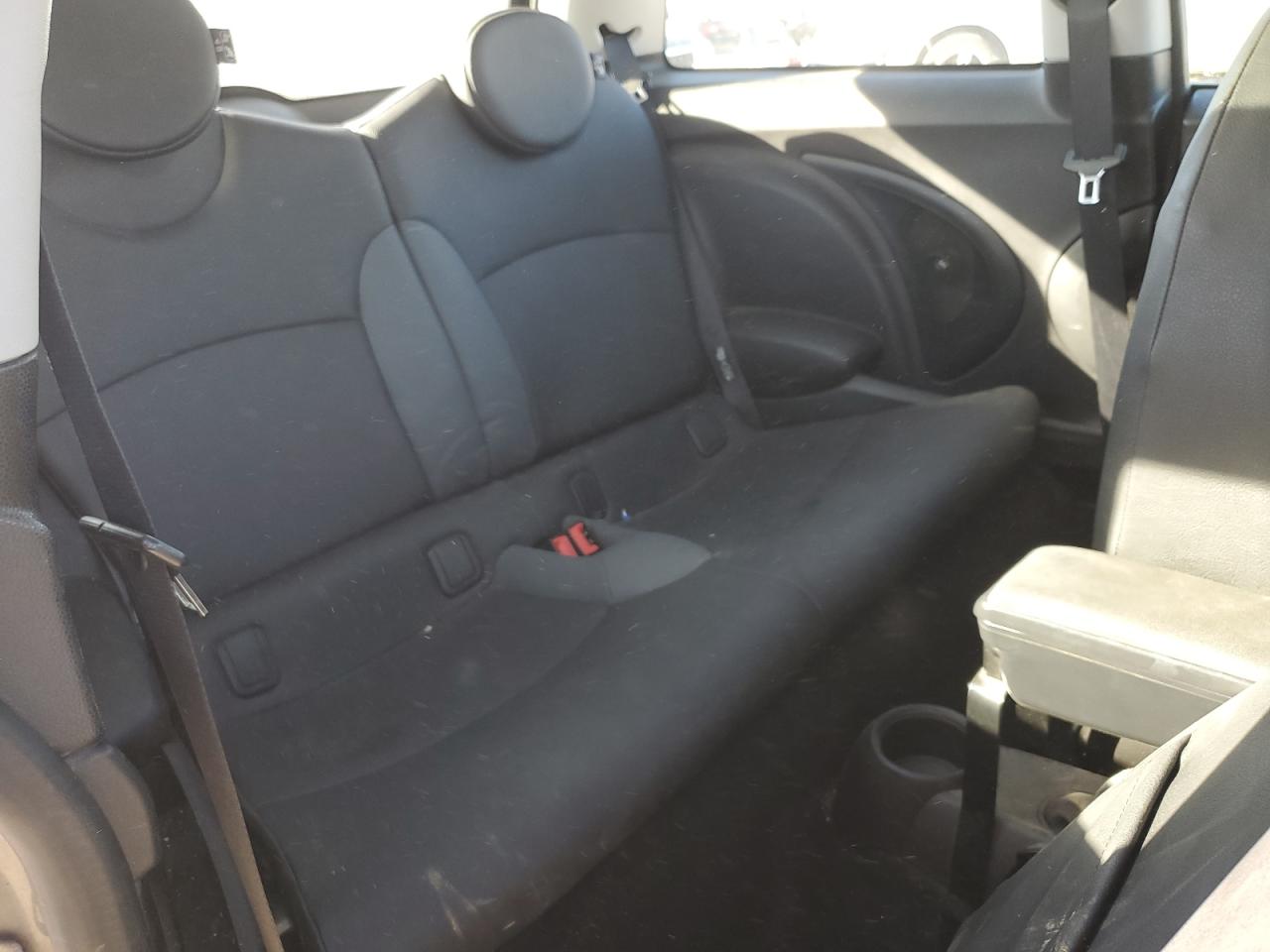 WMWMF3C53ATZ27905 2010 Mini Cooper