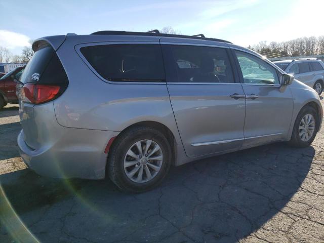 2C4RC1BG8HR540695 2017 CHRYSLER PACIFICA, photo no. 3