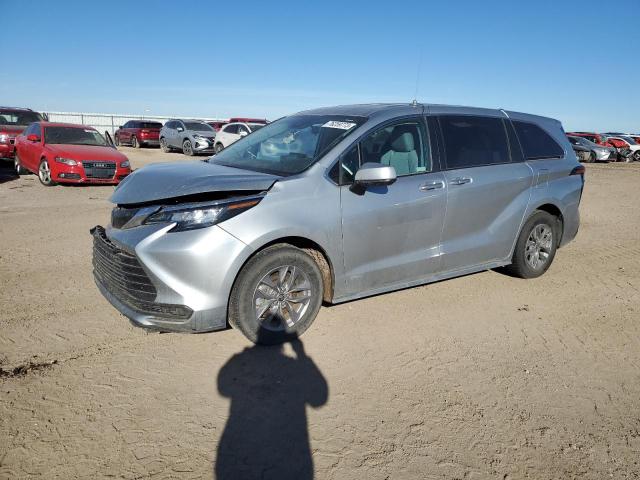 2021 Toyota Sienna LE