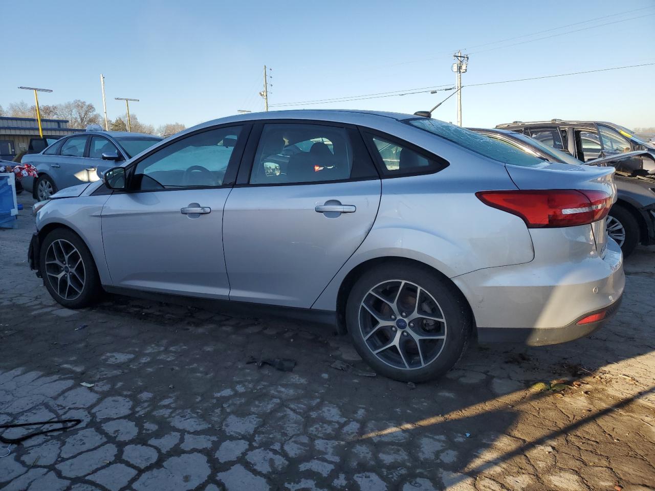 2017 Ford Focus Sel vin: 1FADP3H27HL218473