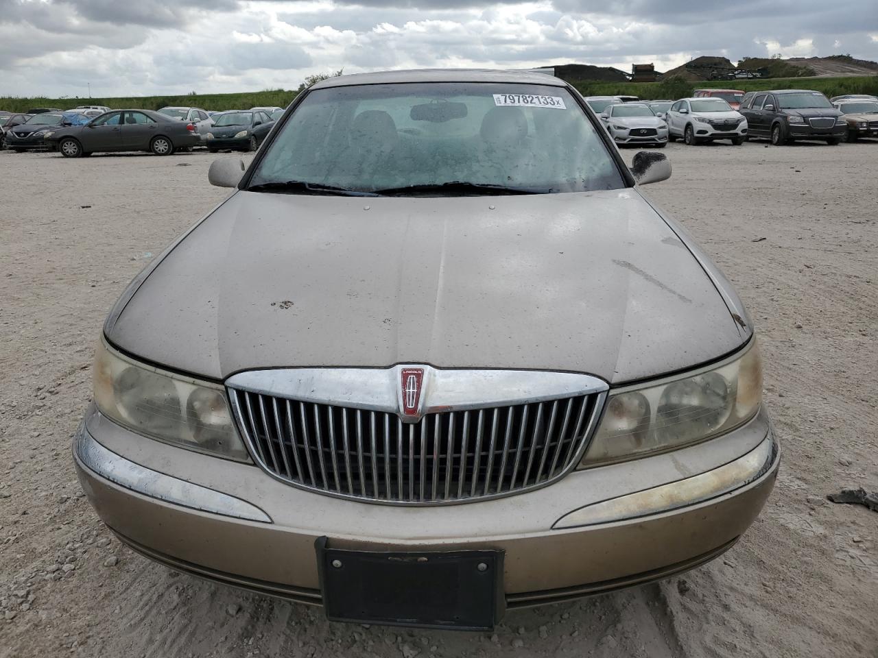 1LNHM97V61Y696164 2001 Lincoln Continental