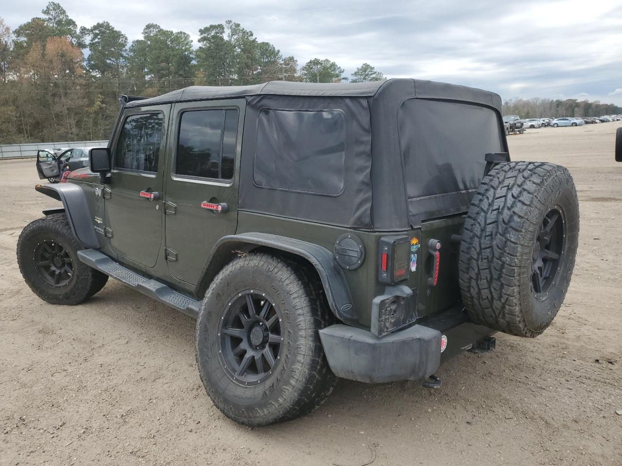 1c4bjweg0fl708870 1C4BJWEG0FL708870 2015 Jeep Wrangler Unlimited Sahara