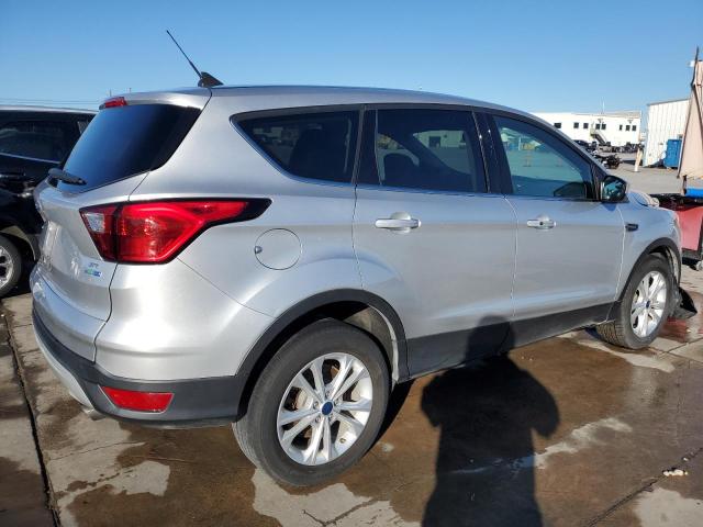 1FMCU9GD9KUC18122 2019 FORD ESCAPE, photo no. 3