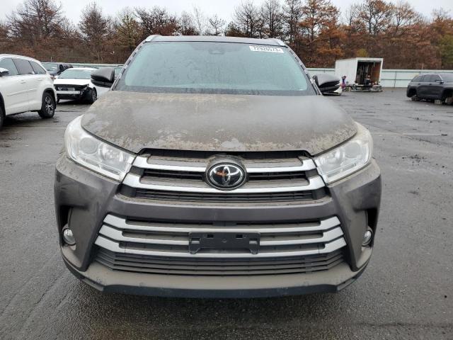 VIN 5TDJZRFH0KS601064 2019 Toyota Highlander, SE no.5