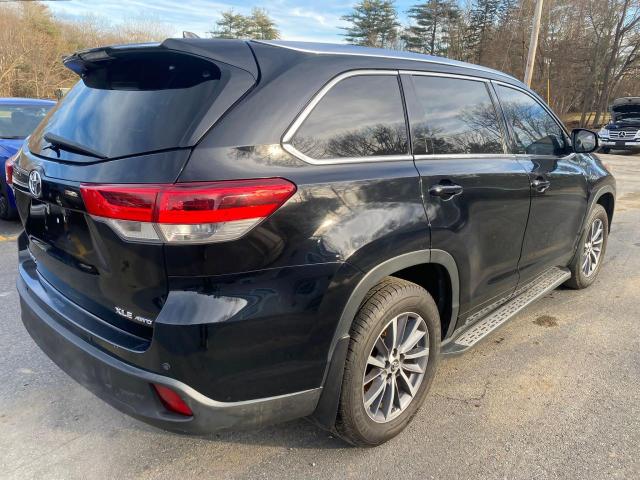 5TDJZRFH2HS390071 2017 Toyota Highlander Se