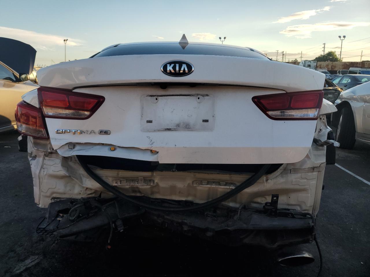 KNAGT4L32J5198195 2018 Kia Optima Lx